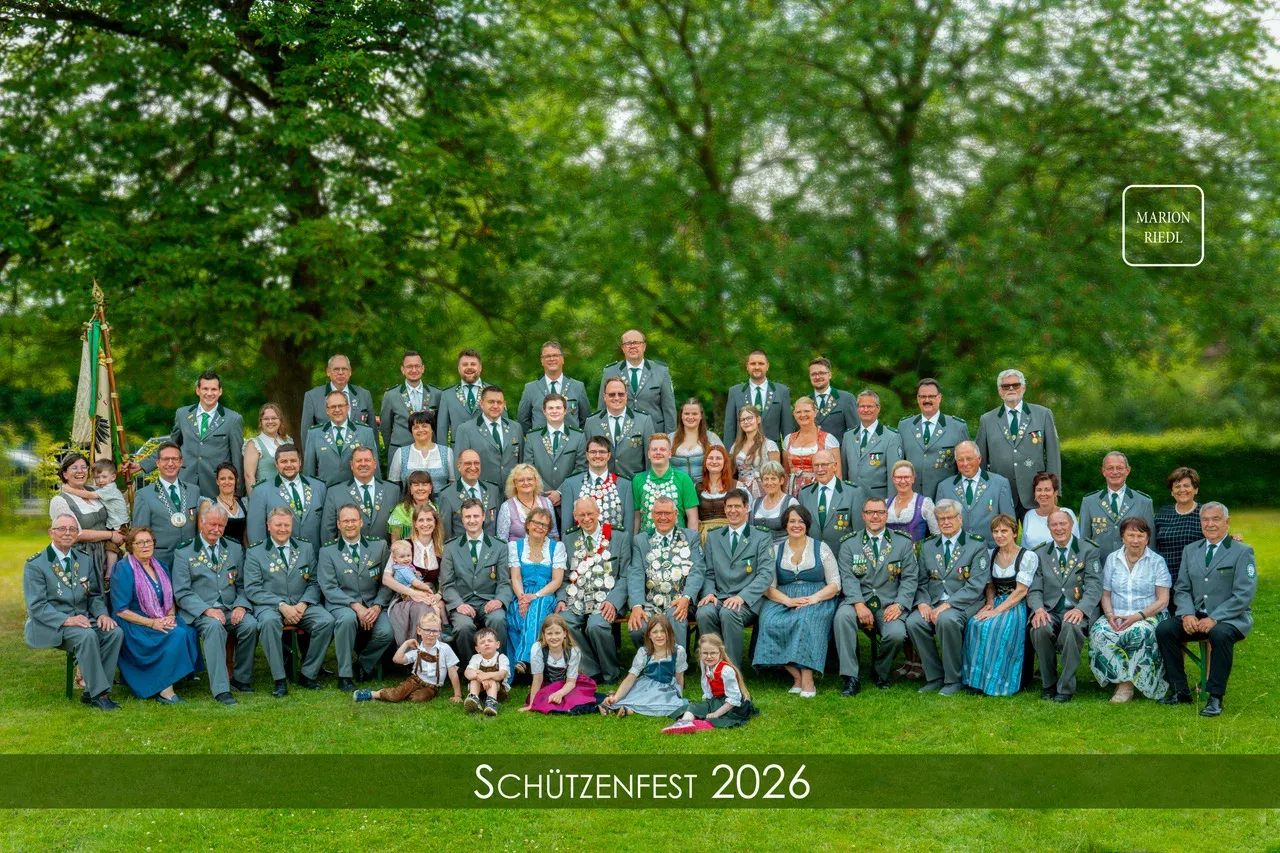 Gruppenfoto der Schützengesellschaft Rehau zum Schützenfest 2026